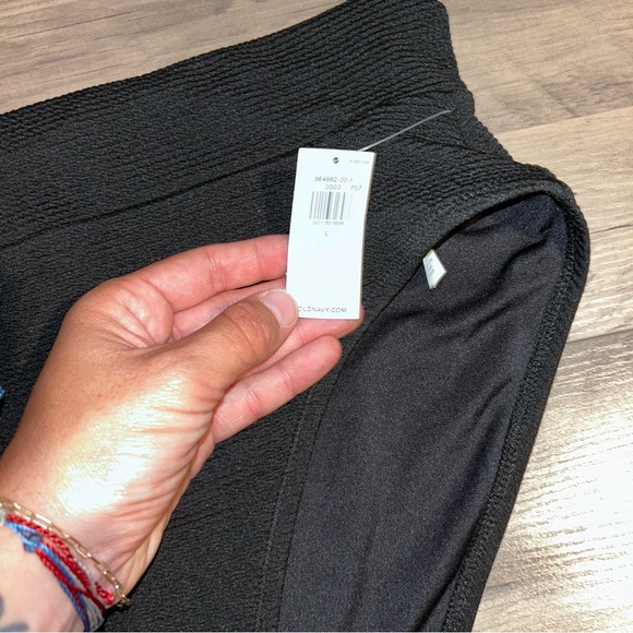 Old Navy. Size L NWT swim bottom. - Picture 5 of 5